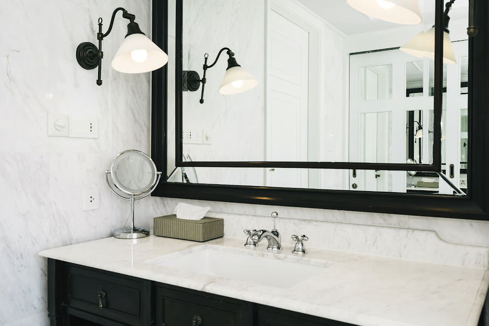 Bathroom vanity with mirror lighting